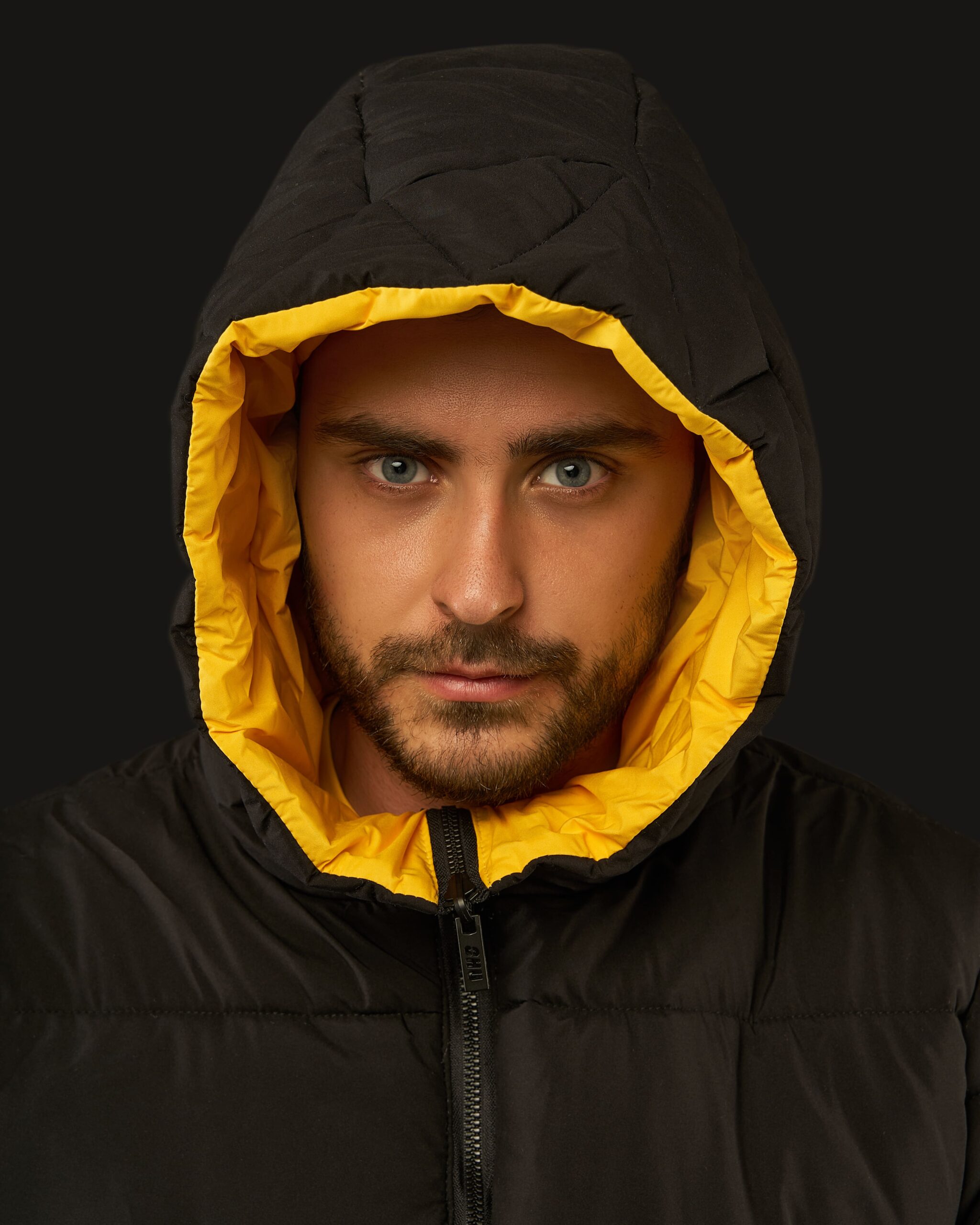 Down jacket Image: https://ohueno-official.com/wp-content/uploads/m01264-scaled.jpg