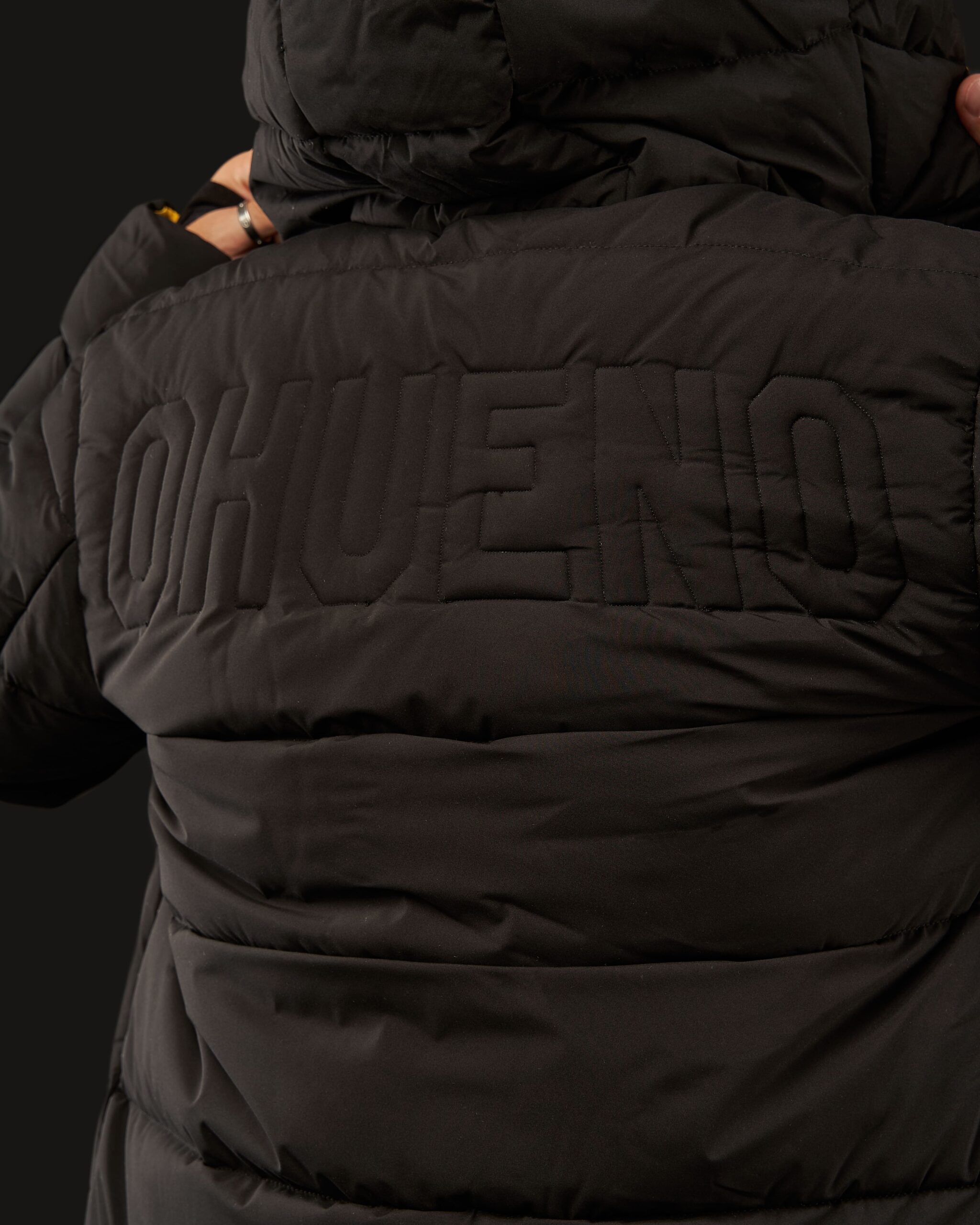 Down jacket Image: https://ohueno-official.com/wp-content/uploads/m01267-scaled.jpg