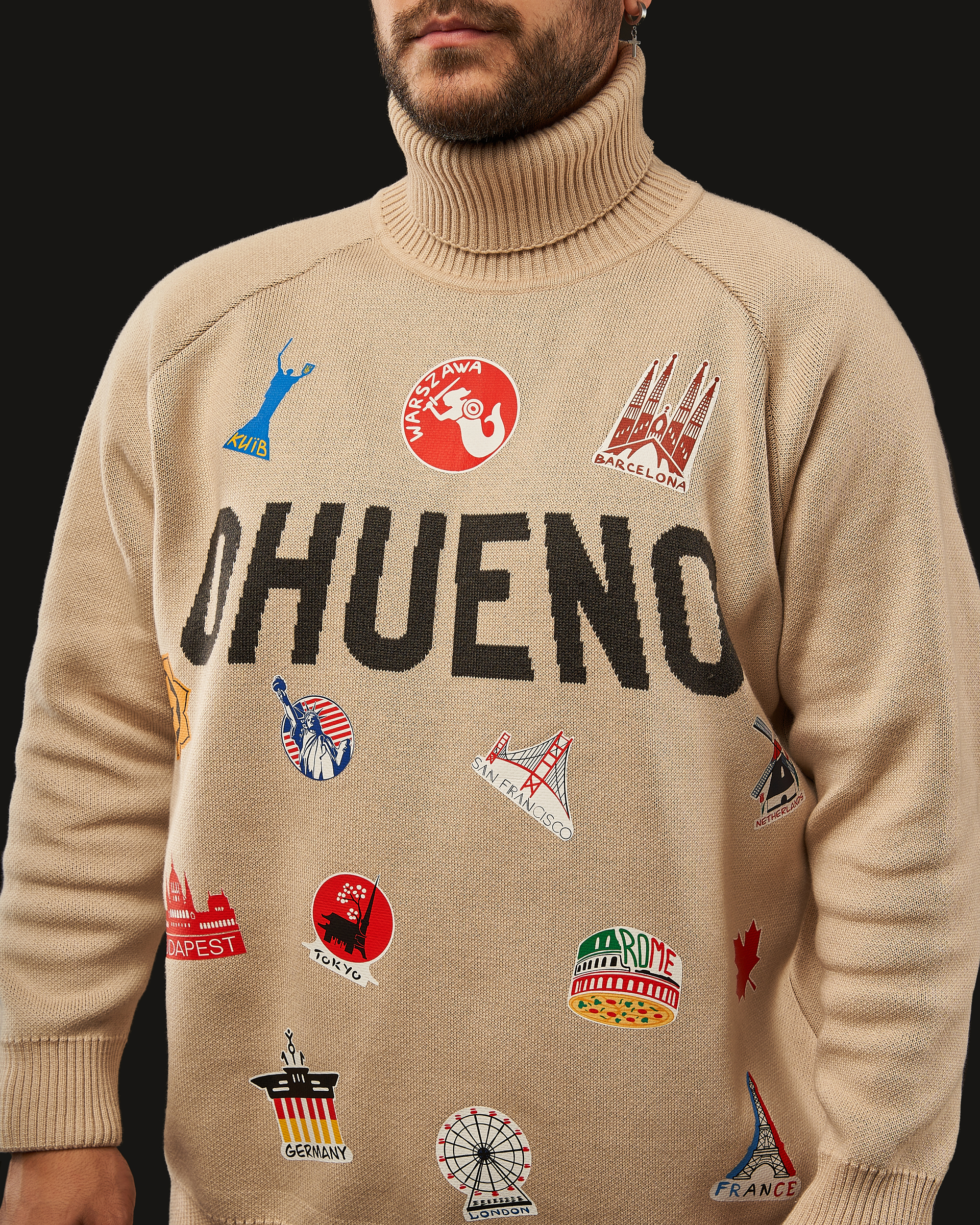 Sweter (beżowy) Image: https://ohueno-official.com/wp-content/uploads/m01953.jpg